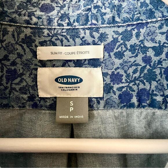 Old Navy Slim-Fit Floral Chambray Button-Down Shirt Size Small - Picture 4 of 5